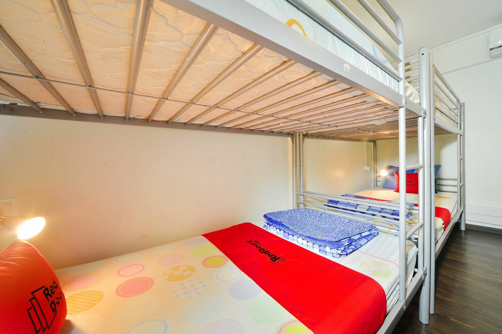 Reddoorz Near Kampong Bahru Road *