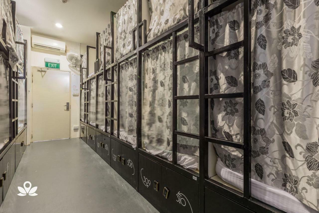 Capsulehotel Abc Premium