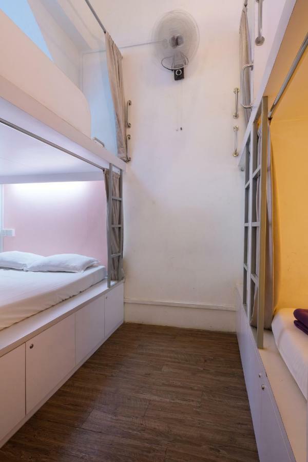 Capsule hotel Pillow Talk 2*