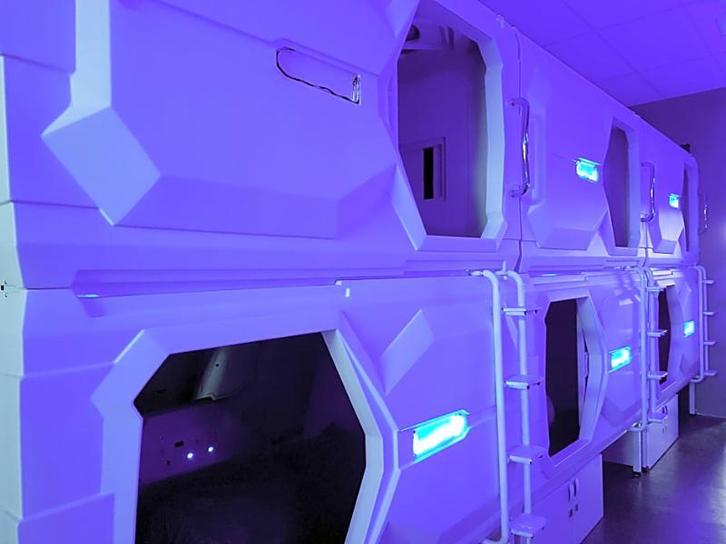 Capsulehotel Met A Space Pod @ Little India 2*