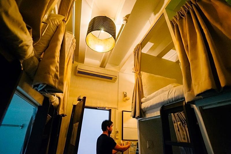 Capsule hotel Draper Startup House For Entrepreneurs Singapore
