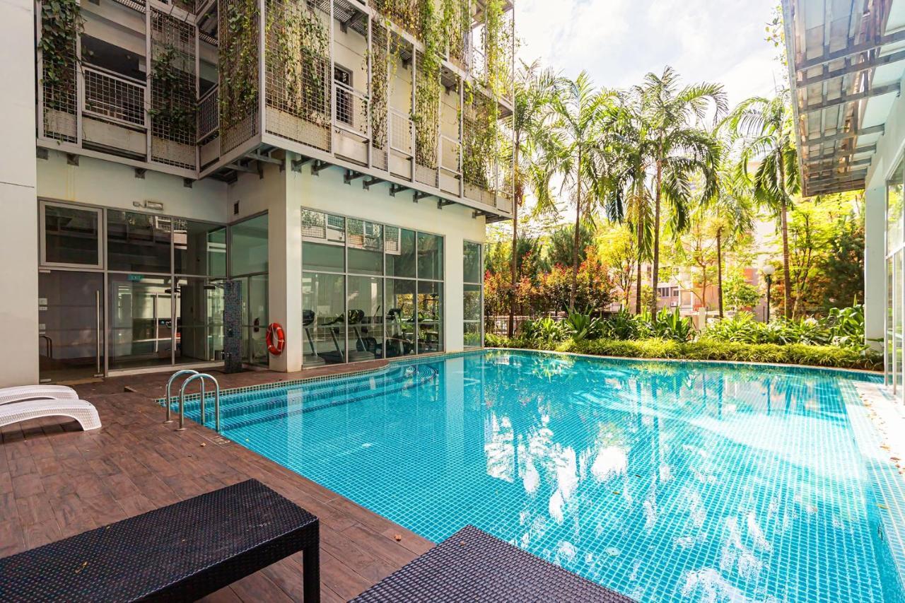Aparthotel Thanksgiving Serviced 4*