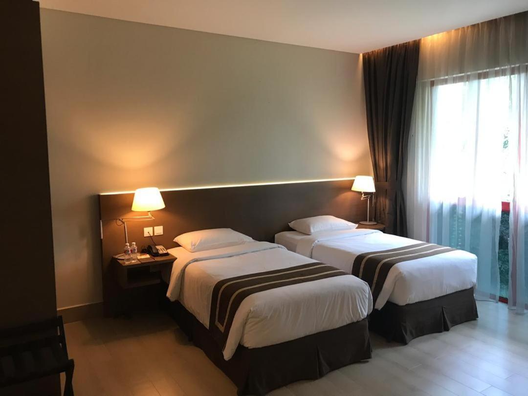 Swiss Club Guesthouse, *