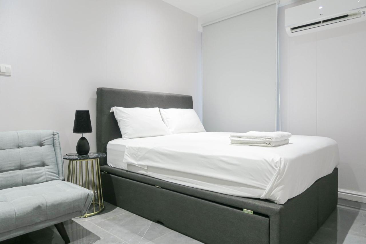 Deluxe & By Rr Apartment