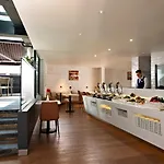 Aqueen Hotel Kitchener