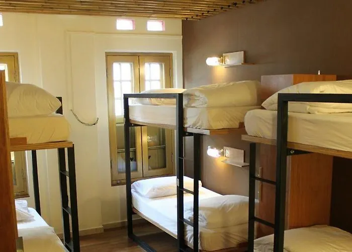Pillows & Toast Heritage - Hostel