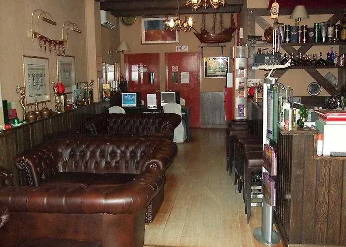 Summer Tavern