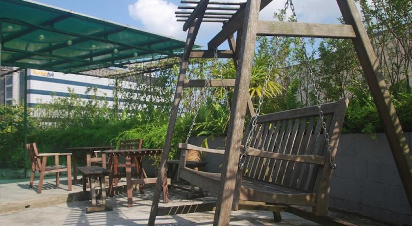 Kiwi Backpacker Lavender Hostel
