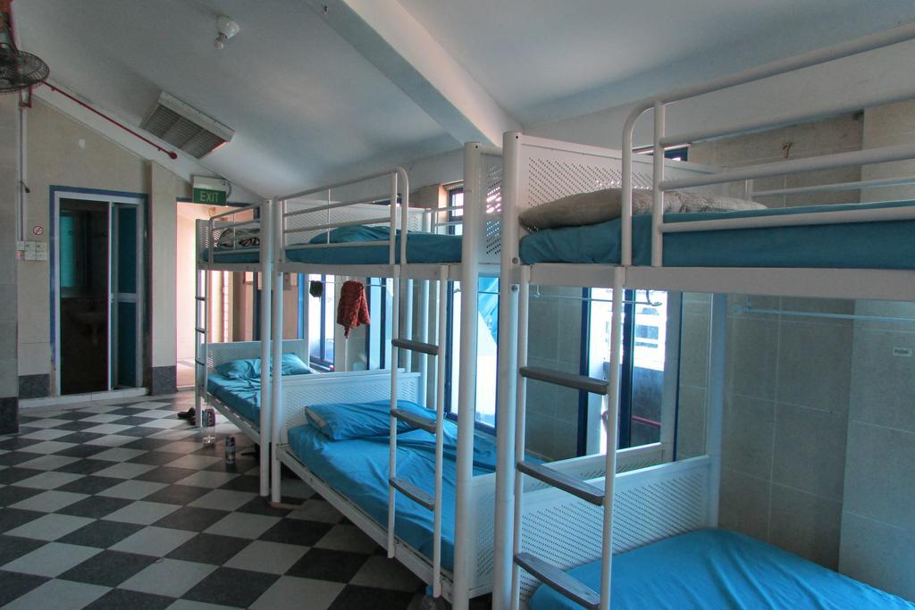 Mks Backpackers - Cuff Road Hostel *