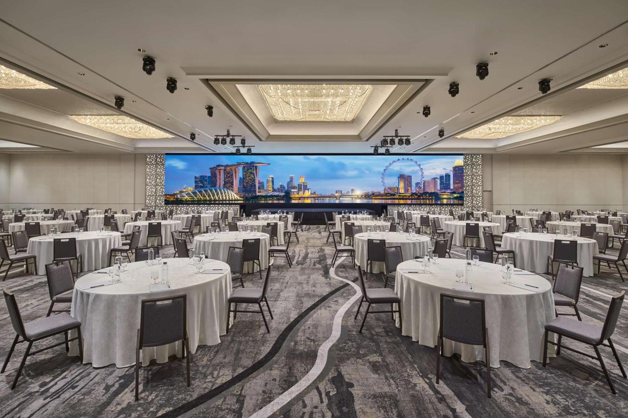 Hilton Orchard Hotel 5*