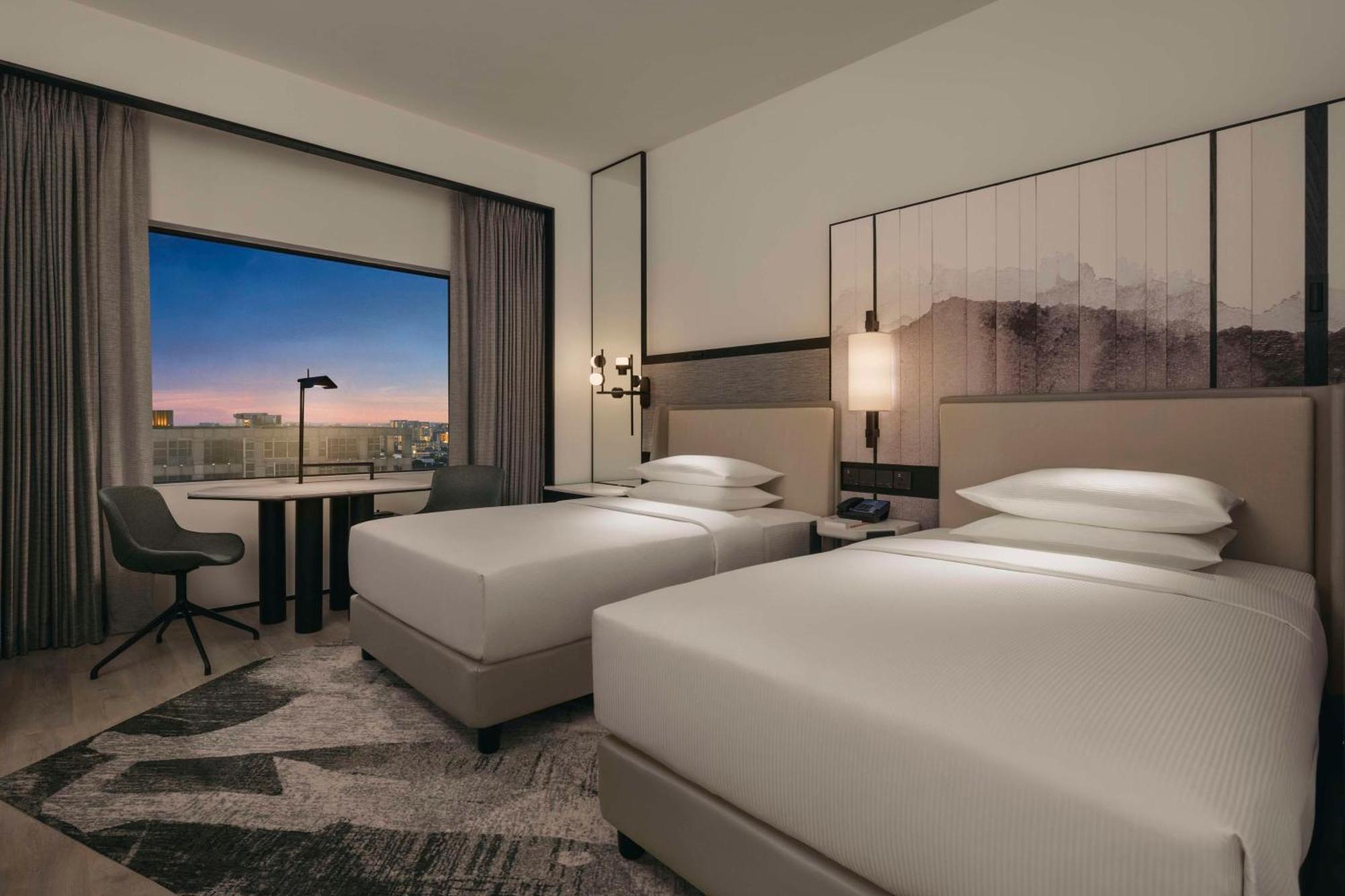 Hilton Orchard Hotel 5*