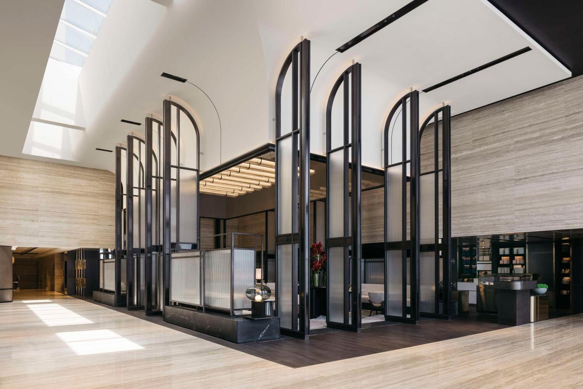 Hilton Orchard Hotel 5*
