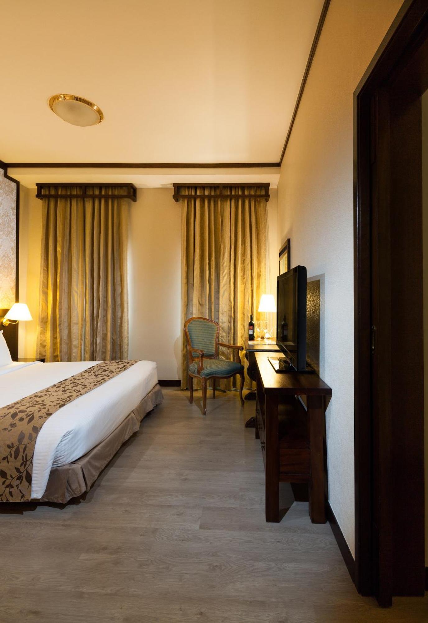 Hotel Village Court By Far East Hospitality