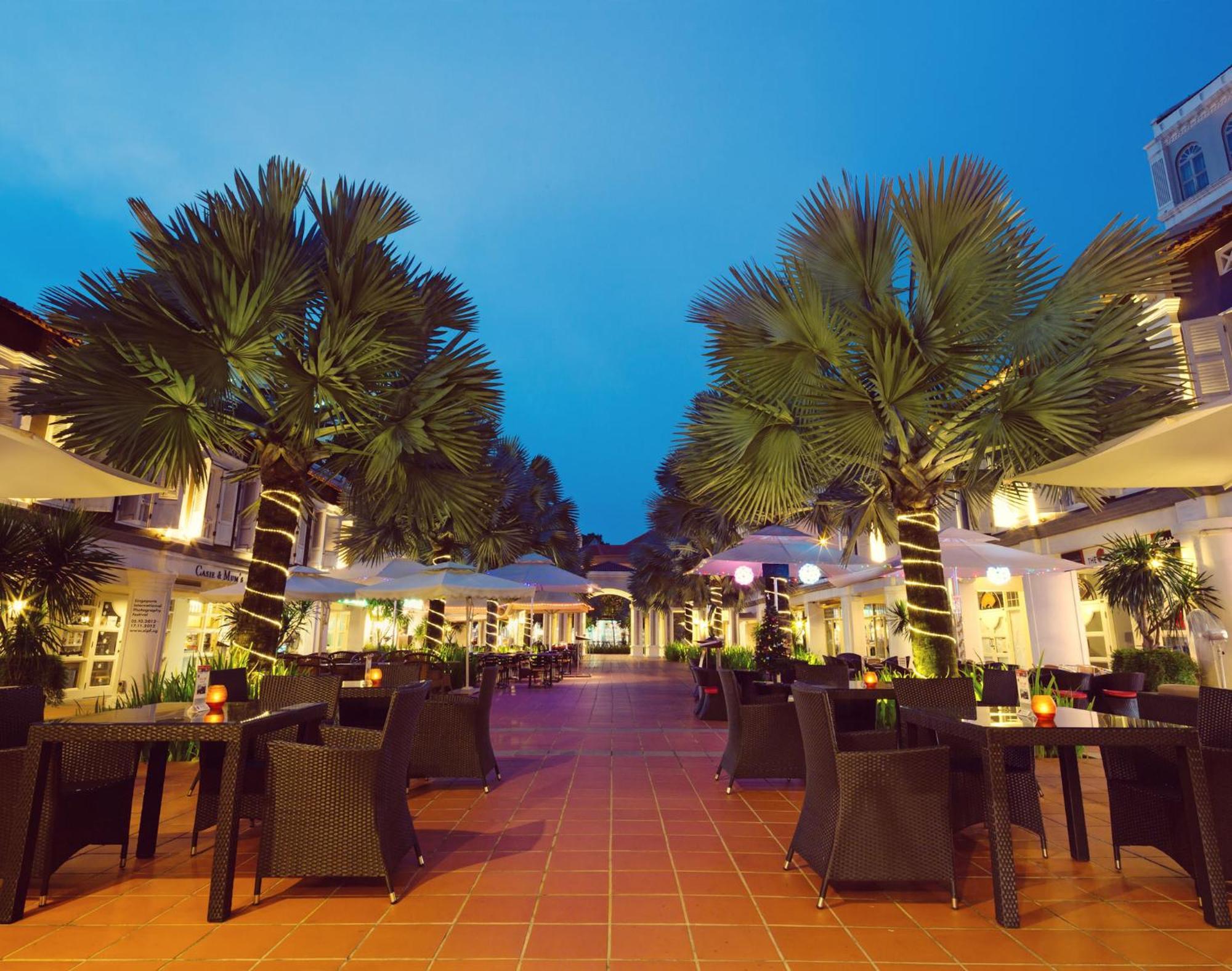 Hotel Village Court By Far East Hospitality 4*
