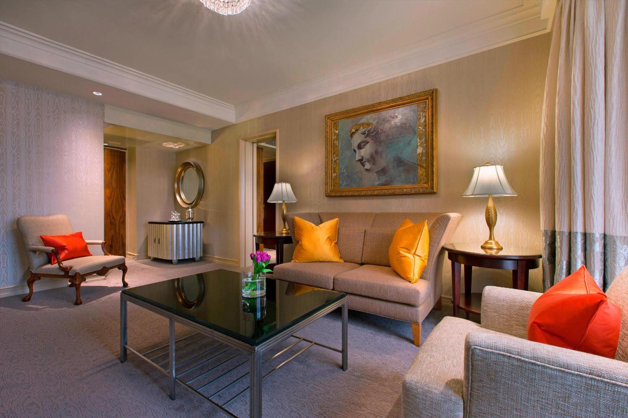 Sheraton Towers Hotel 5*