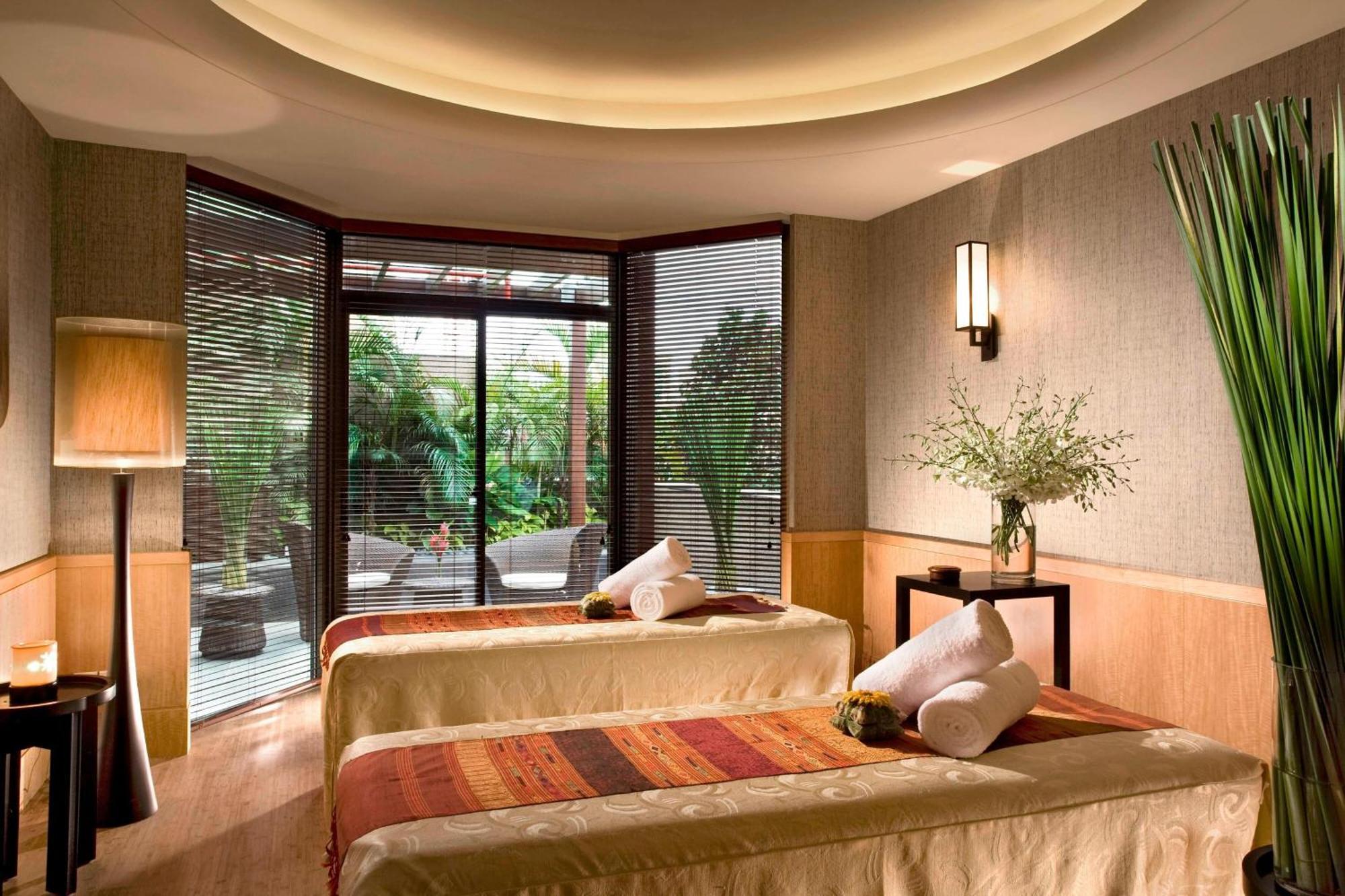 Sheraton Towers Hotel 5*