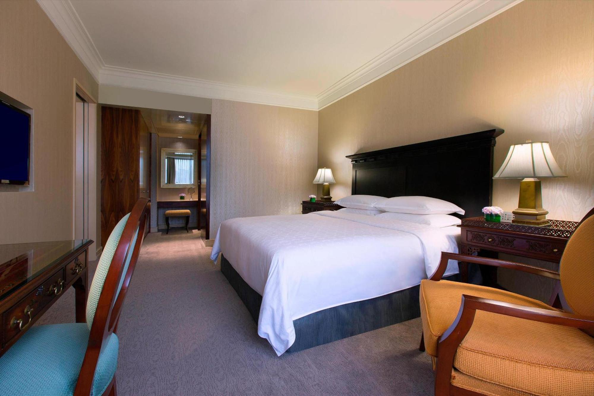 Sheraton Towers Hotel