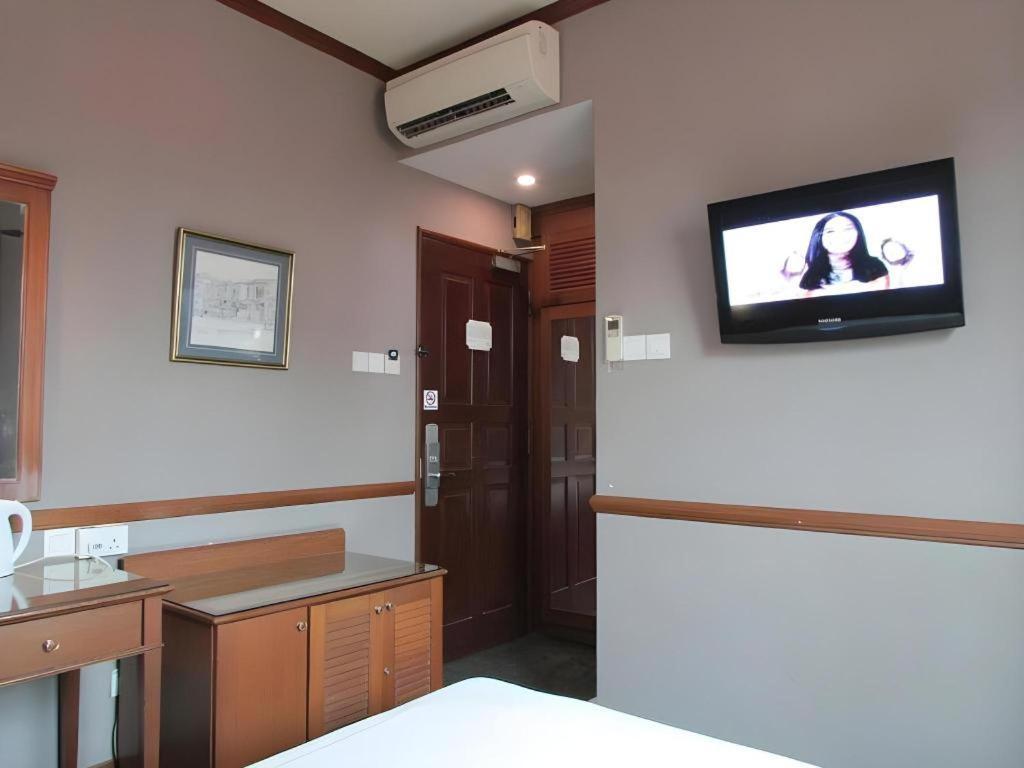 Hotel Four Chain View 2*