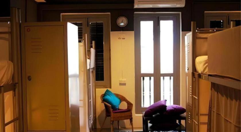 Royal Hostel *
