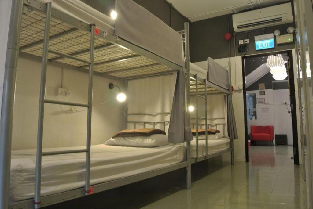 Royal Hostel *