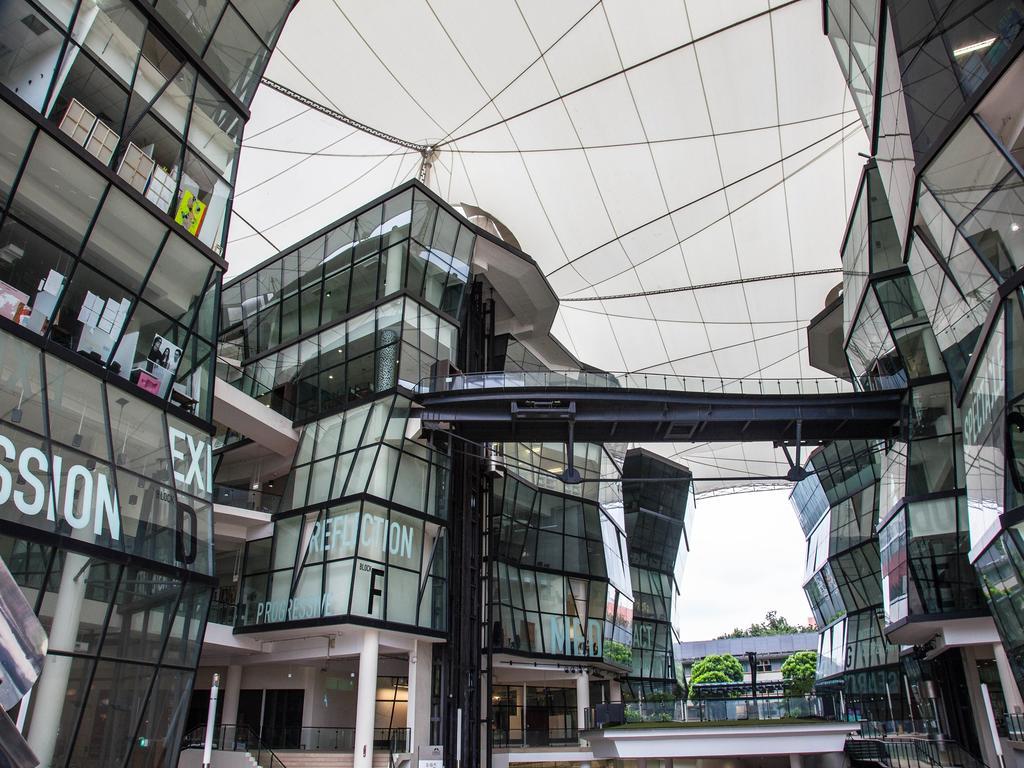 Hotel Village Court By Far East Hospitality 4*