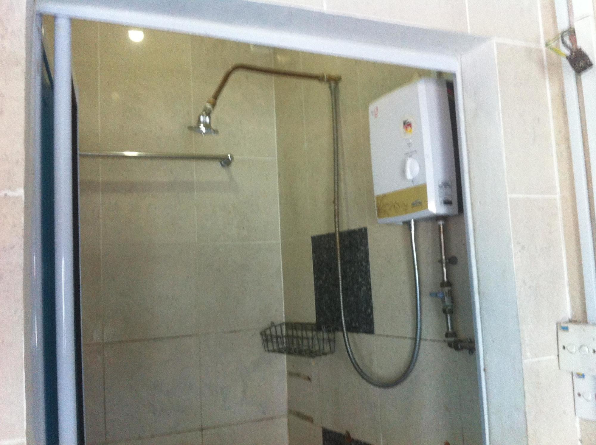 Mks Backpackers - Cuff Road Hostel *