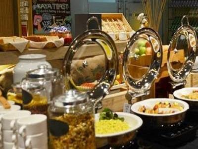 Aqueen Kitchener Hotel 3*