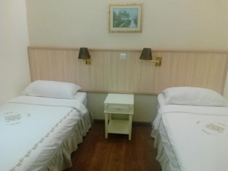 Jayleen 1918 Hotel