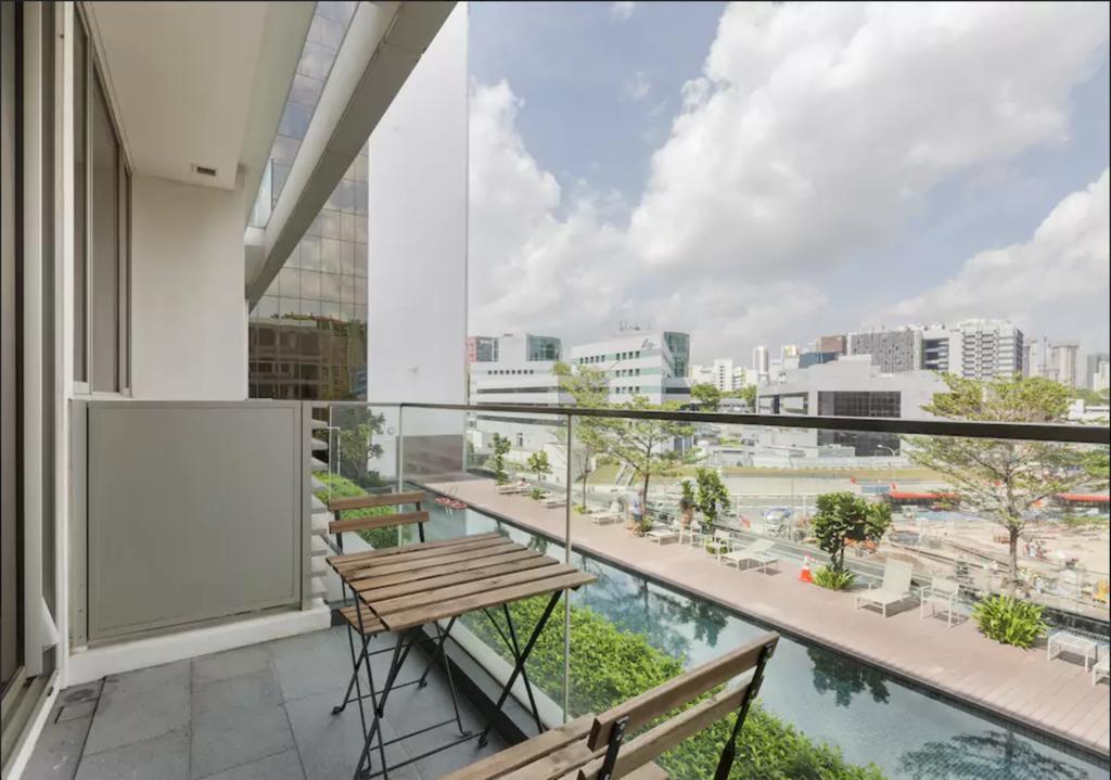 Apartment Two Bedroom In Chinatown Above Mrt