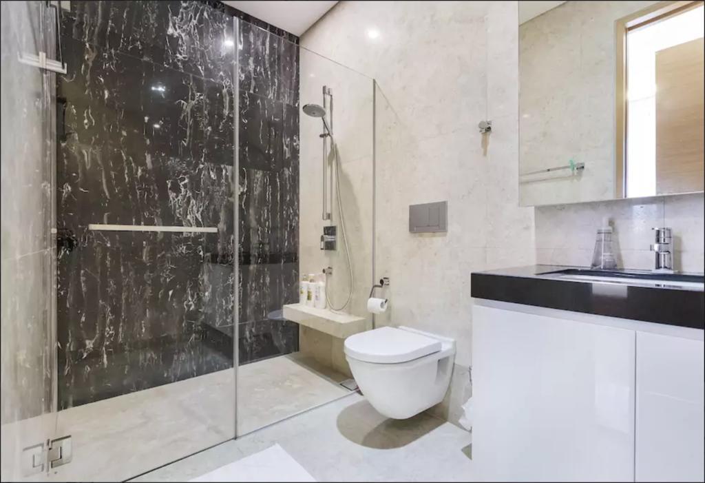 Apartment Two Bedroom In Chinatown Above Mrt Singapore