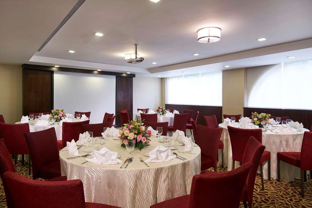 Hotel Village Court By Far East Hospitality 4*