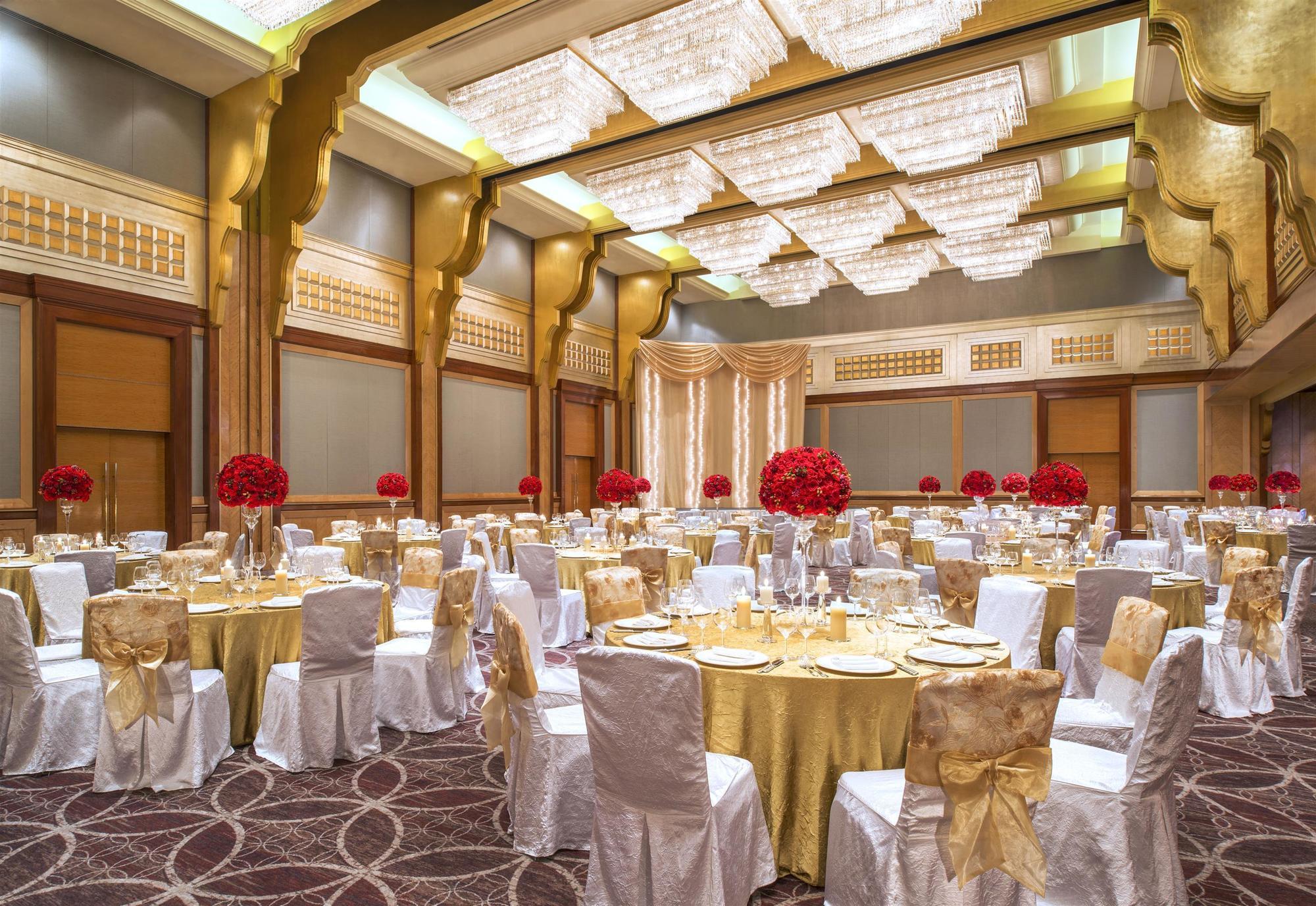Sheraton Towers Hotel 5*