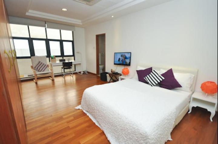 Bed & Breakfast Penthouse In The City