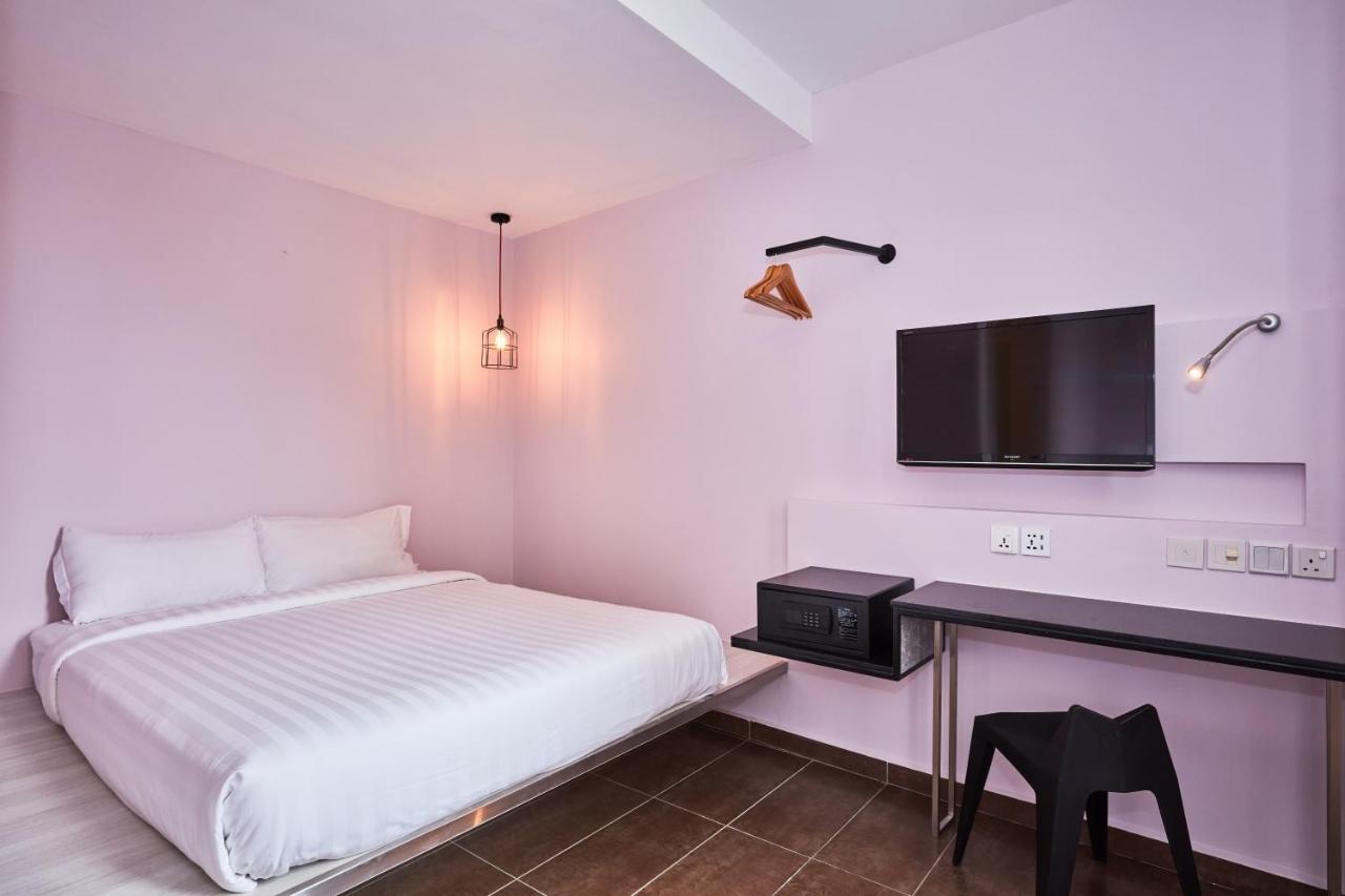 Ibis Budget Pearl 2* Singapore