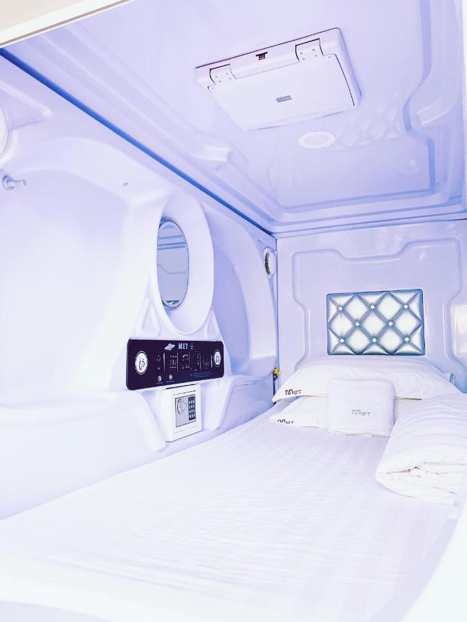 Met A Space Pod @ Boat Quay 2* Singapore
