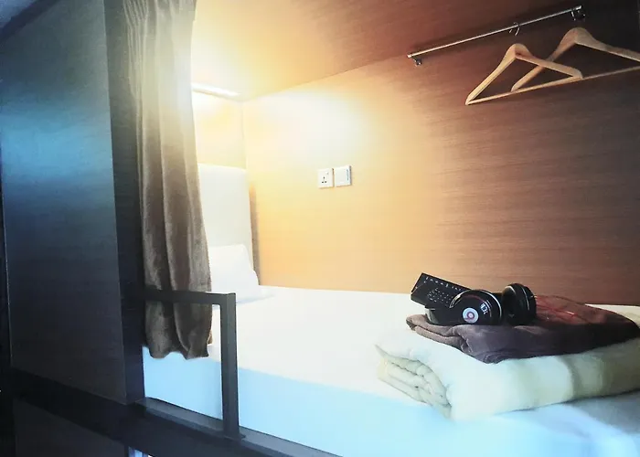 Chic Capsule Otel