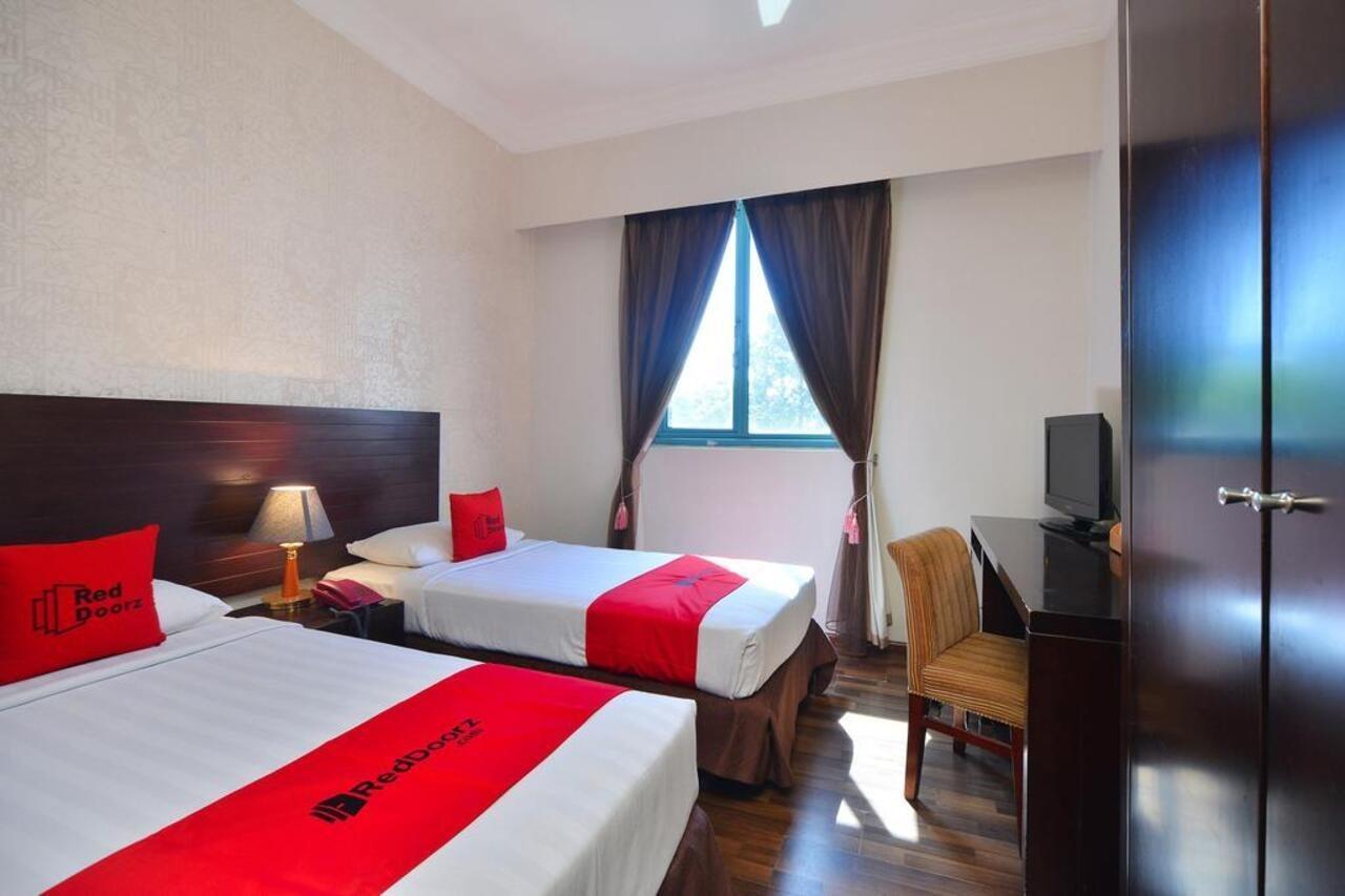 Hotel Reddoorz @ Aljunied 3*