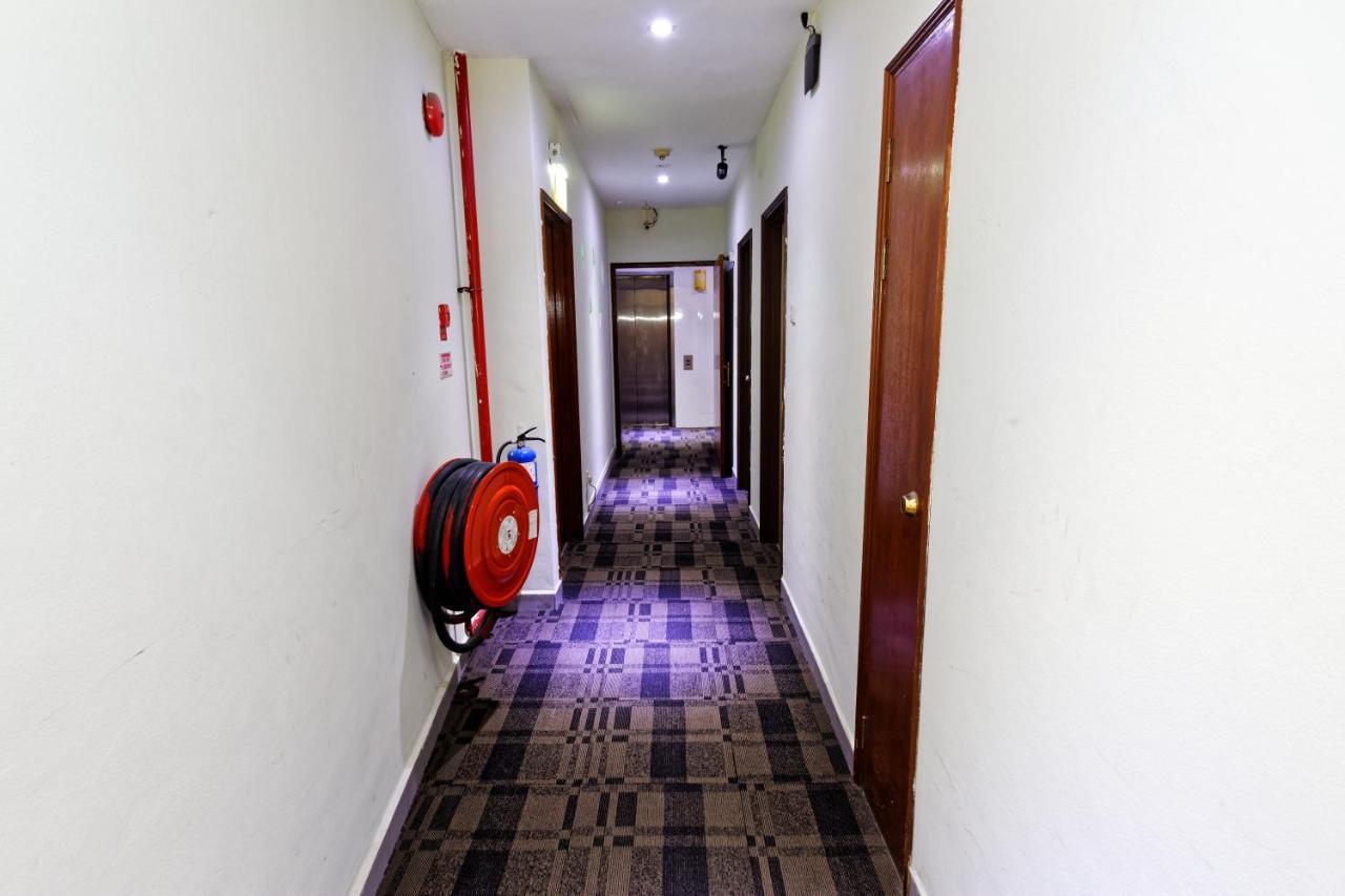 Noble Express, Check In 10pm, Check Out 9am 3*