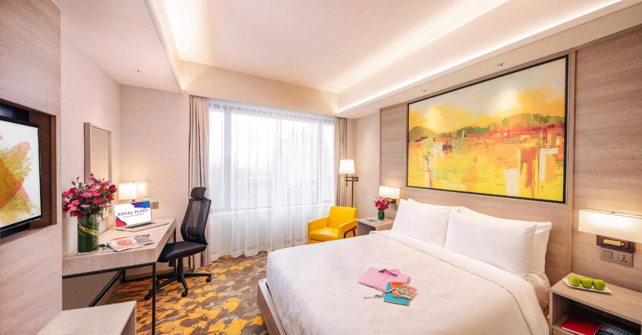 Hotel Royal Plaza On Scotts 5*