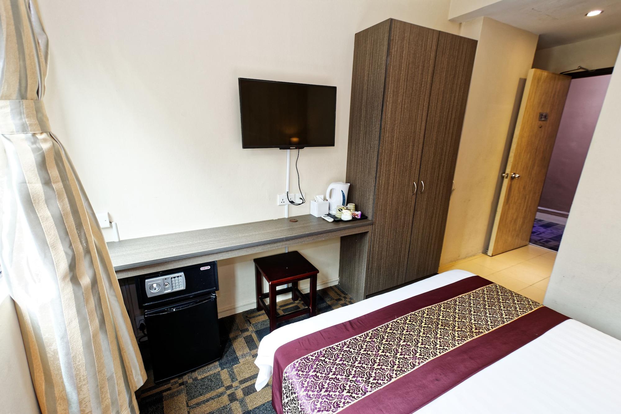 Hotel Noble Express, Check In 10pm, Check Out 9am 3*