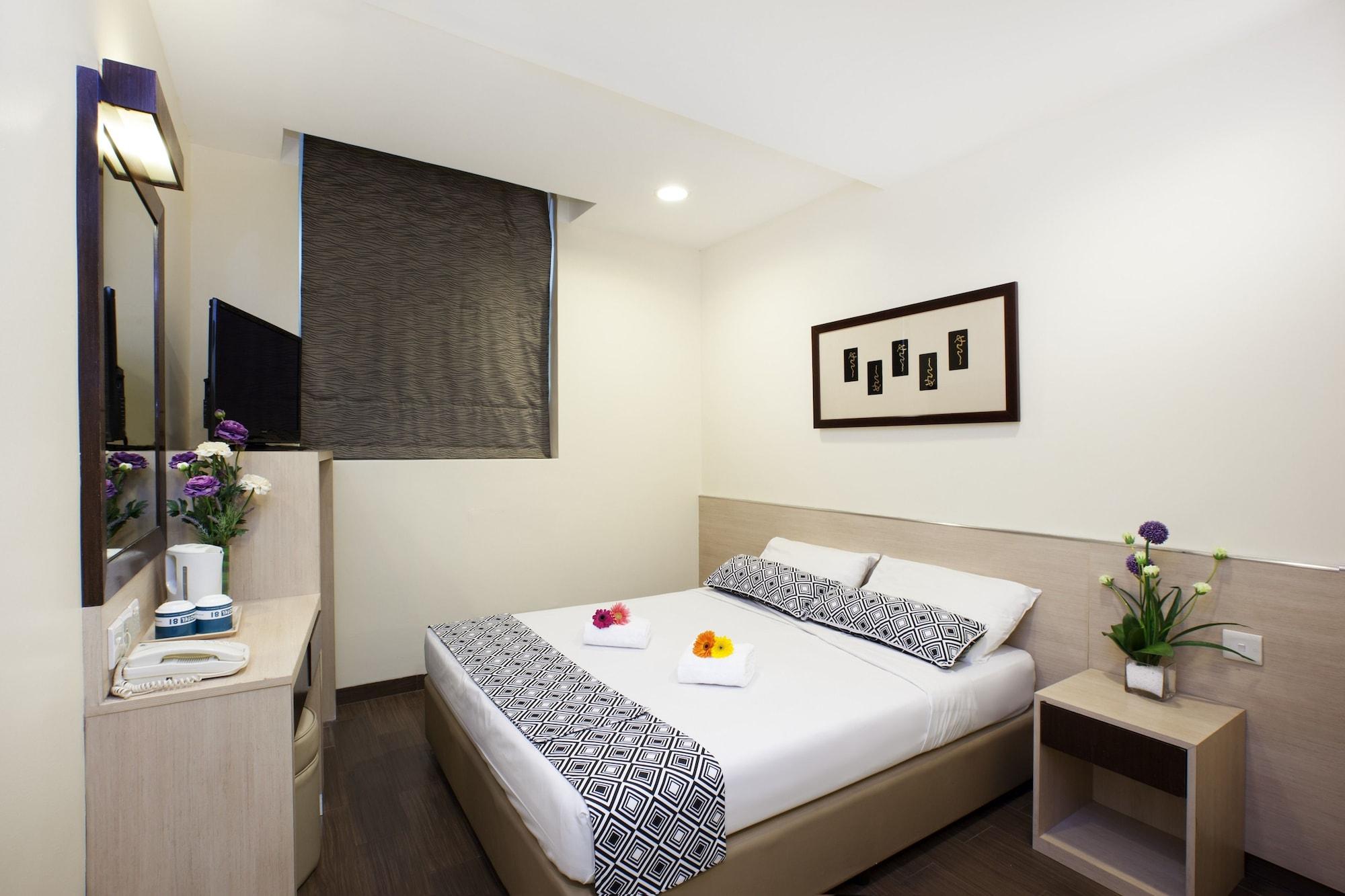 81 Fuji Hotel 2*