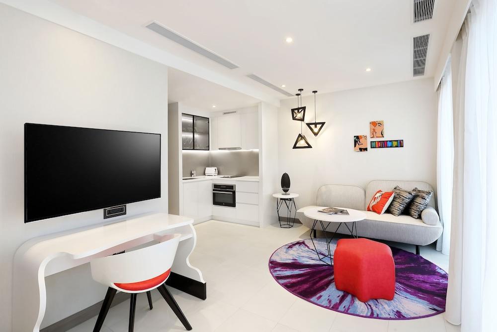 Oakwood Aparthotel 5*