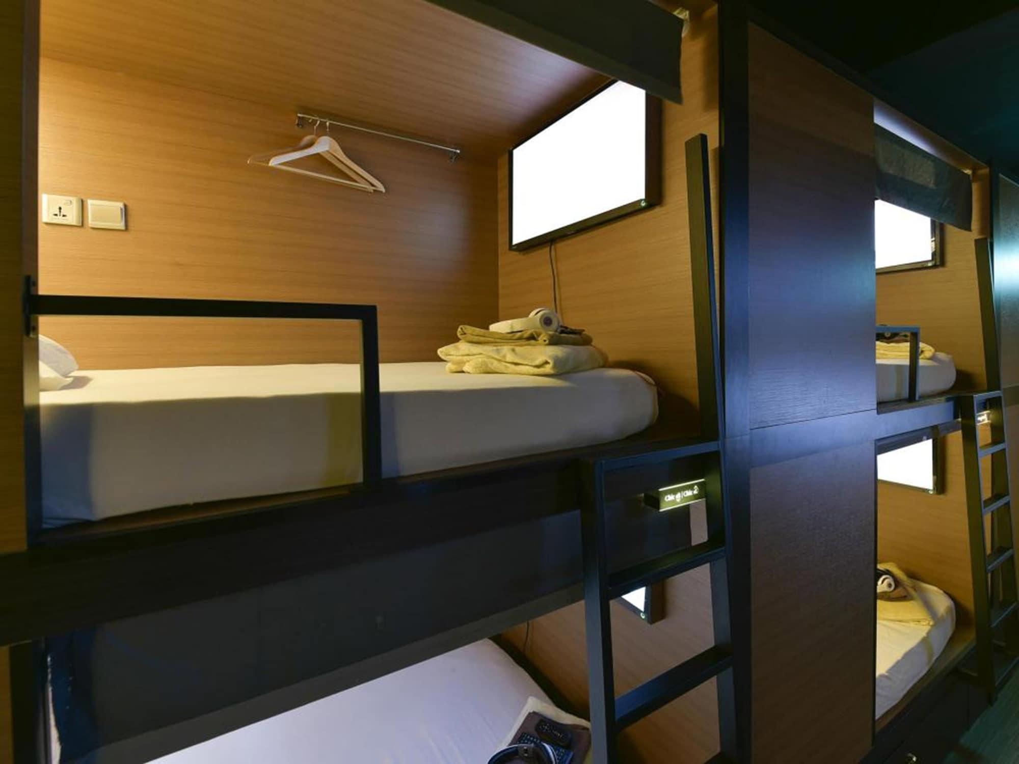 Chic Capsule Capsule hotel Singapore