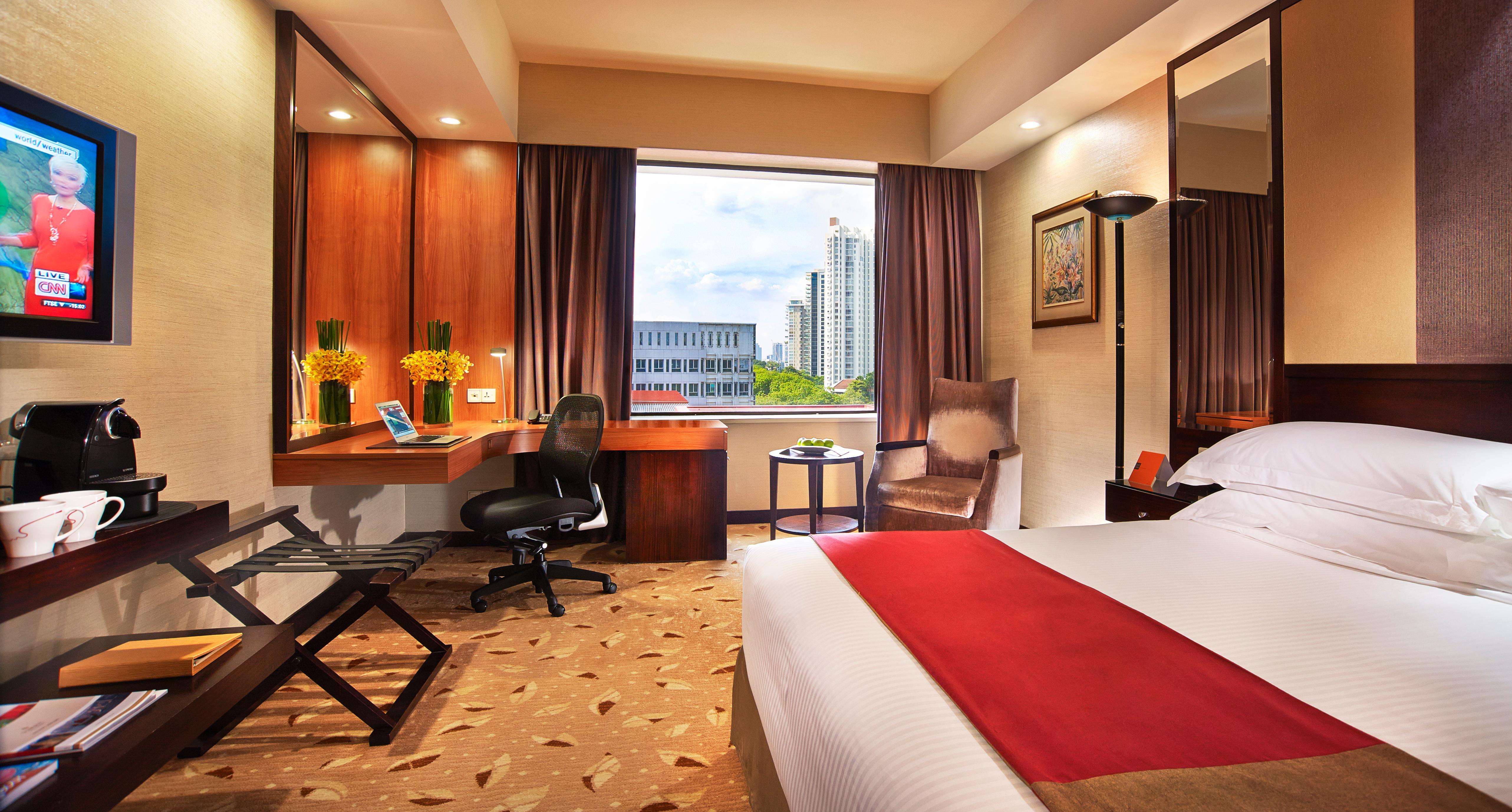 Hotel Royal Plaza On Scotts 5*