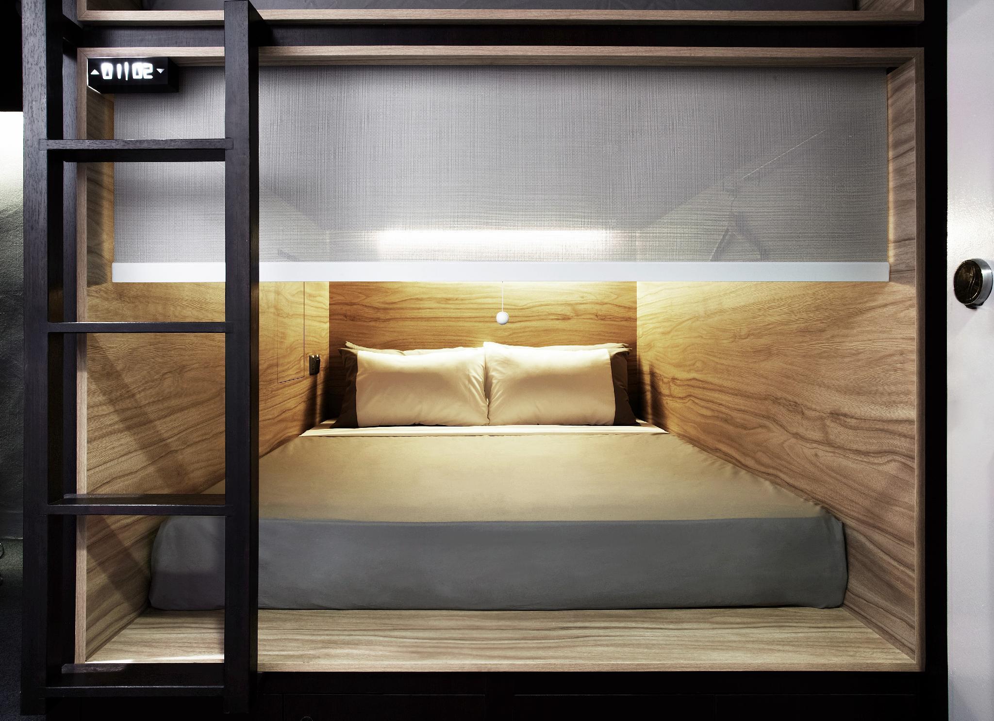 Capsule hotel The Pod At Road Boutique Capsule Singapore