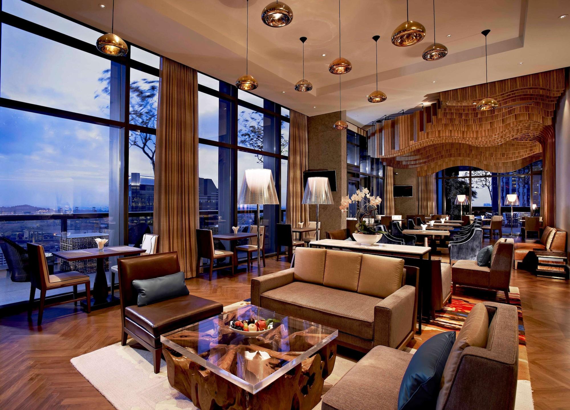Carlton Hotel