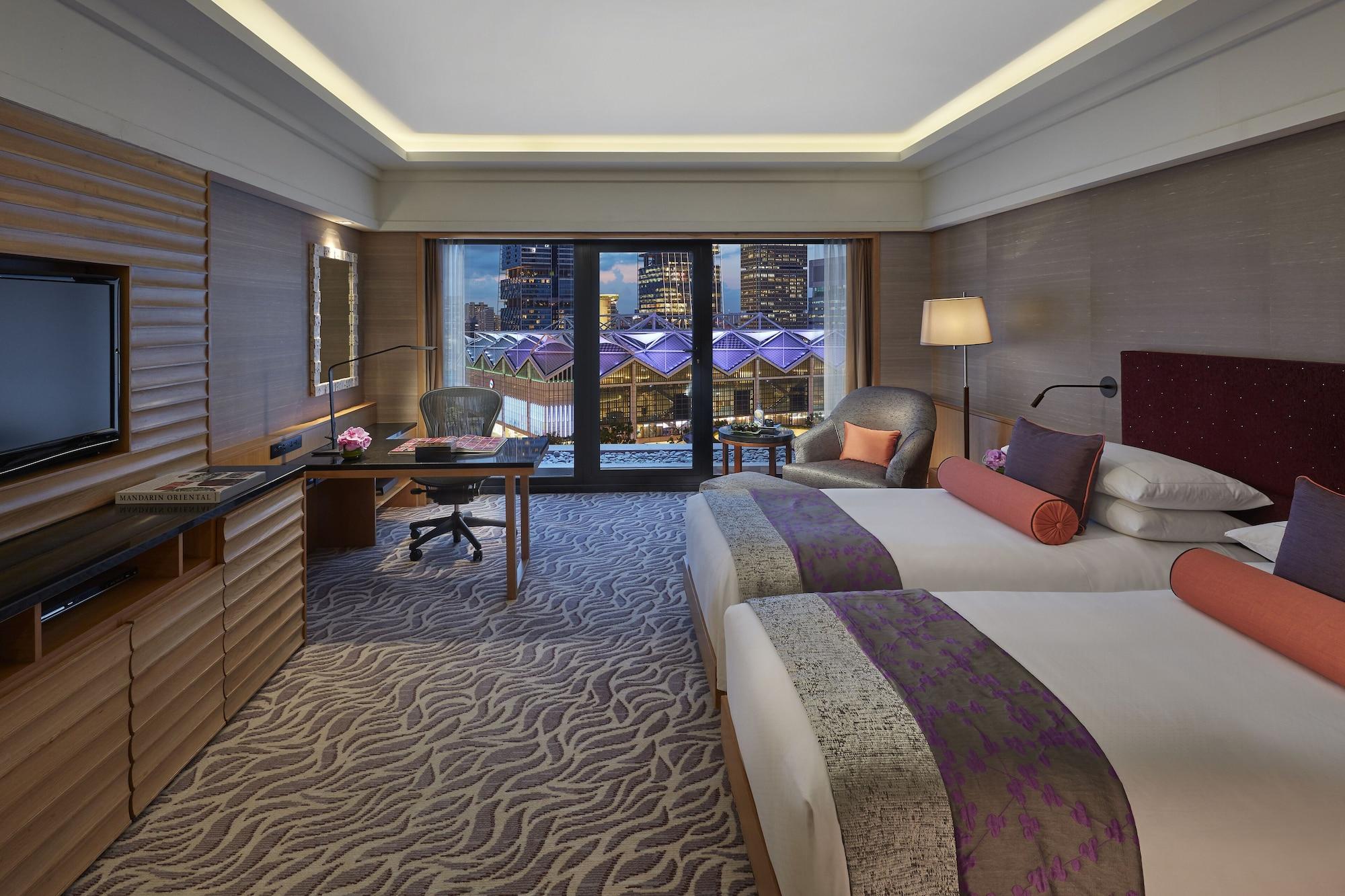 Mandarin Oriental, Hotel
