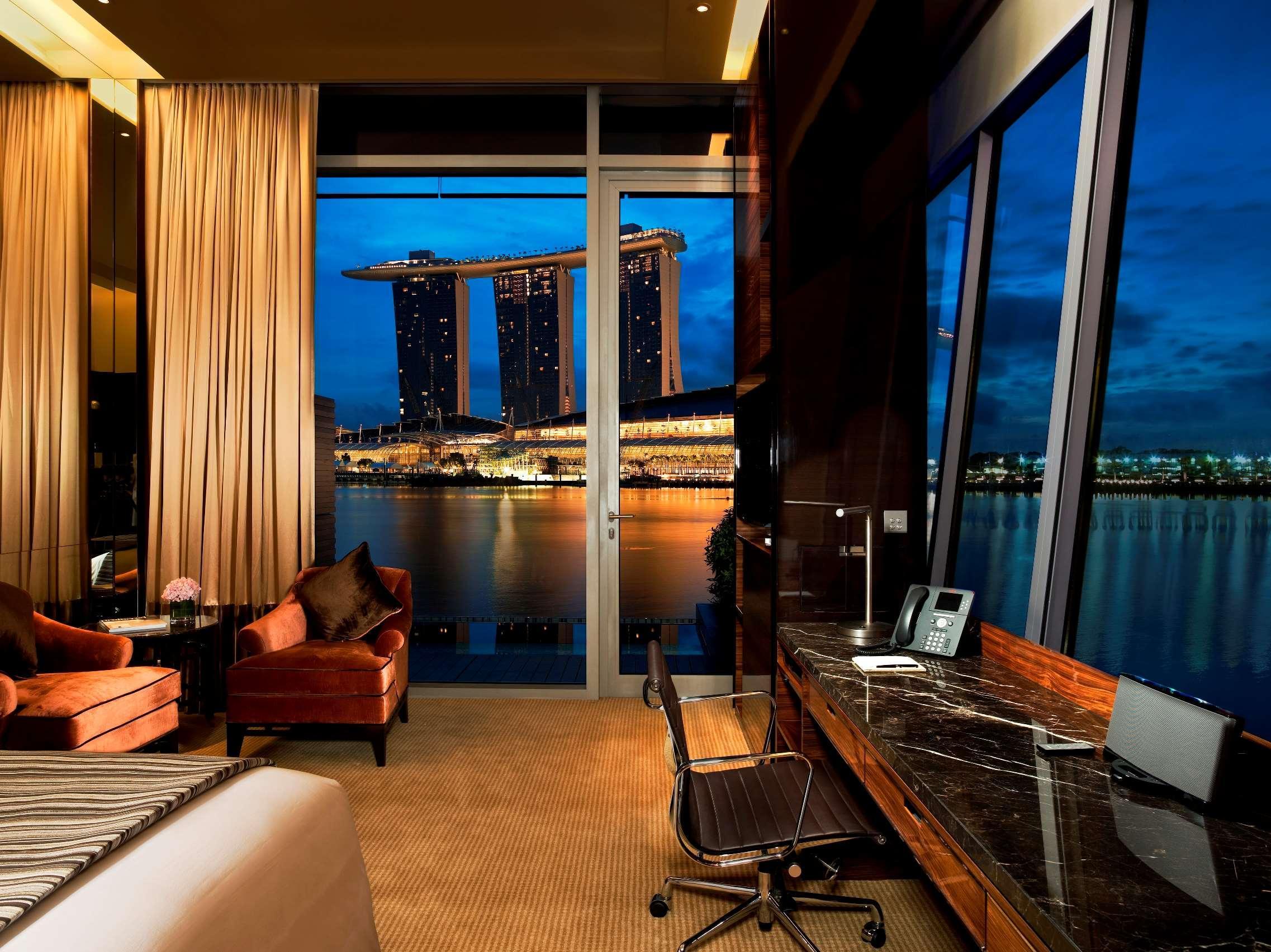 The Fullerton Bay 5*