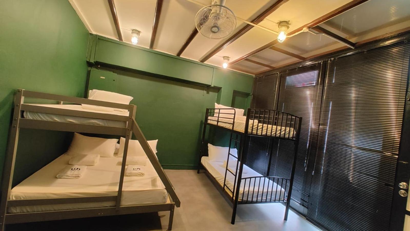 Wink At Mosque Street Capsule hotel