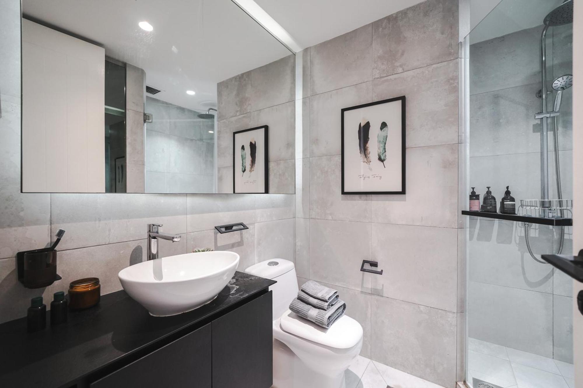 Apartment Base Residences: Hong Kong Street *